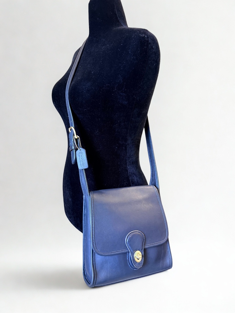 VINTAGE Coach Shelburne Flap 9038 Navy Blue Leather Crossbody + Dust Bag - MINT - Picture 8 of 14